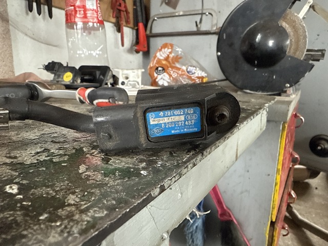 Датчик тиску повітря 8200292433 RENAULT
