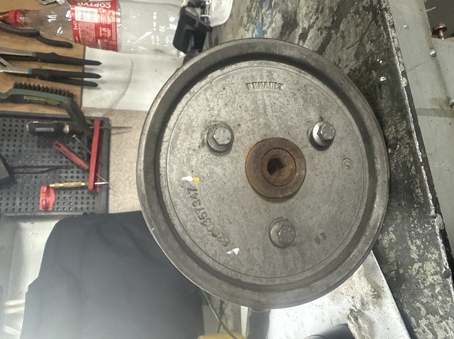 Шків насосу гідропідсилювача керма (ГПК) 8200357347 RENAULT