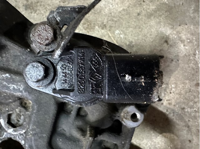 Датчик положення розподільного валу 8200567414 RENAULT
