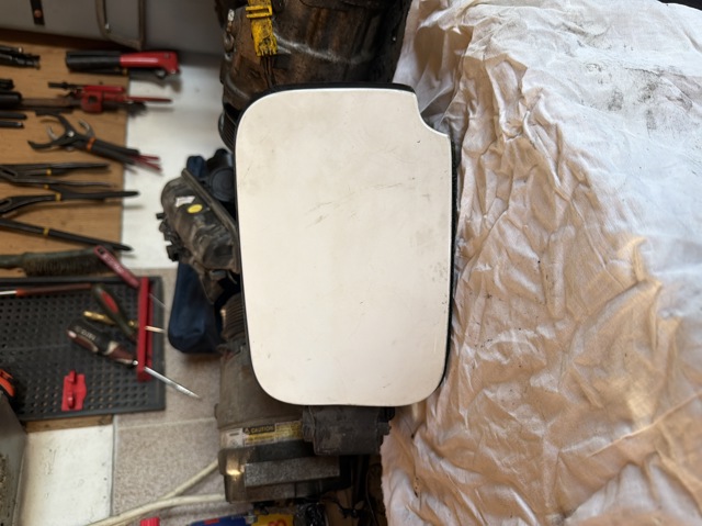 Заливна горловина бензобака 8200705918 RENAULT