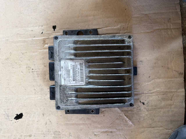 Блок двигуна 8200909666 RENAULT