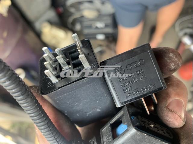Реле вентилятора 8K0951253 VAG