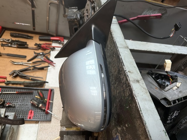 Праве бічне дзеркало 8K1857410E VAG