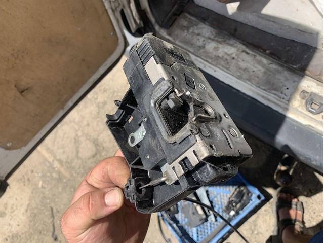 Внутрішній дверний замок Renault Trafic 2