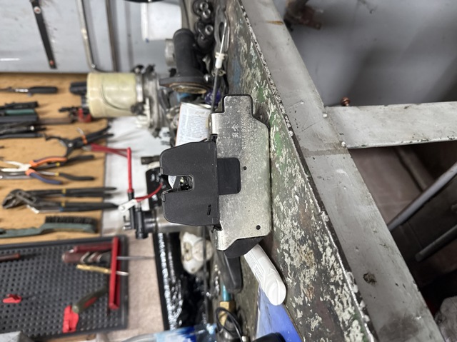 Замок дверей багажника 9151487499H PEUGEOT