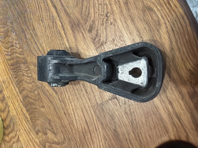 Права подушка двигуна 9631575180 FIAT