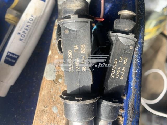 Форсунка дизельна в зборі, розпилювач + тримач 96334808 GM