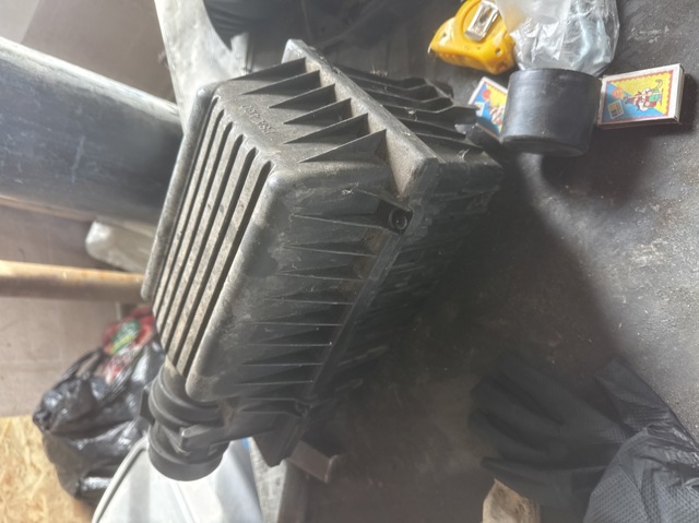 Корпус повітряного фільтра 9638261880 FIAT