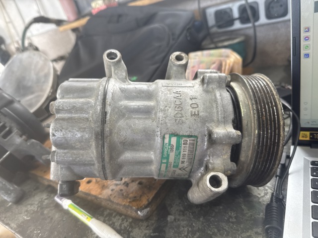 Компресор кондиціонера 9651911180 PEUGEOT