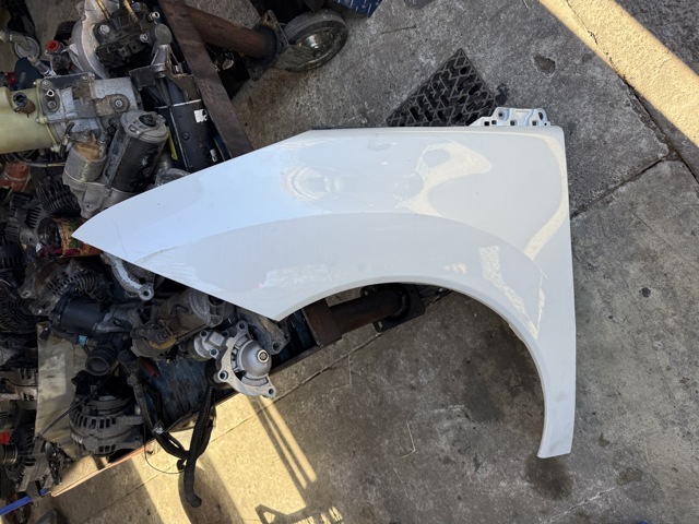 Бічна частина передня ліва 9682889480 PEUGEOT