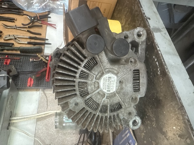 Генератор Mitsubishi Outlander II XL