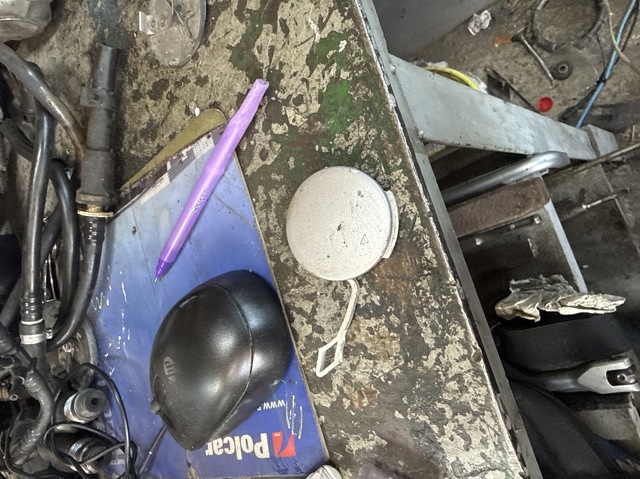 Заглушка бампера буксирувального гака A1698850081 MERCEDES
