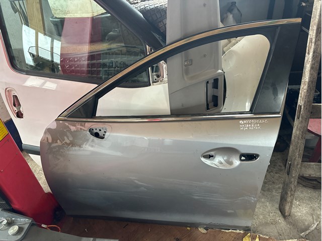 Двері кабіни GHY05902XC MAZDA