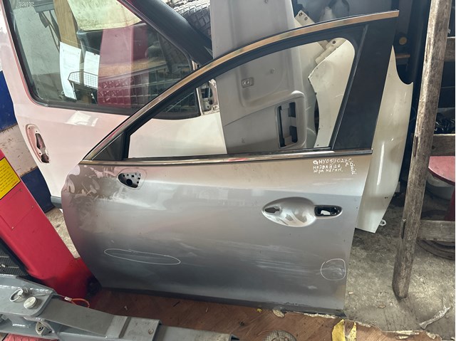 Водійські двері GHY05902XF MAZDA