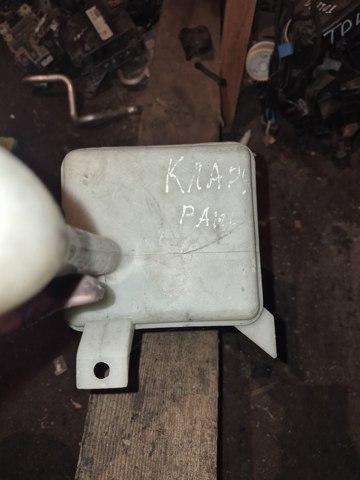Бачок системи охолодження, розширювальний 0K9A215350A HYUNDAI