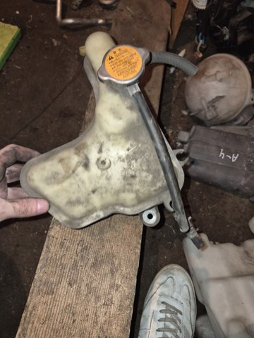 Бачок системи охолодження, розширювальний 1375A047 MITSUBISHI