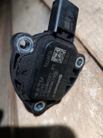 Датчик рівня масла двигуна Ауді Ку 3