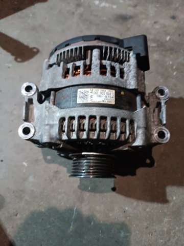 Авто генератор 06E903024S VAG