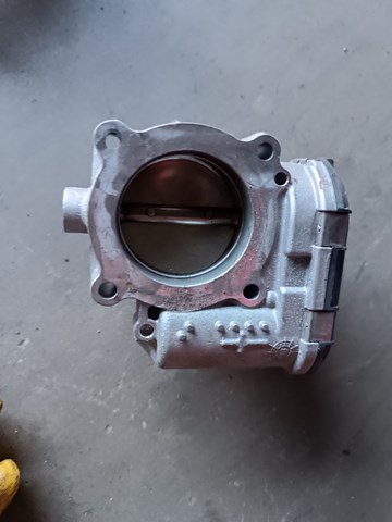 Дросільна заслінка в зборі 06K133062AK VAG