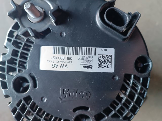 Авто генератор 06L903027 VAG