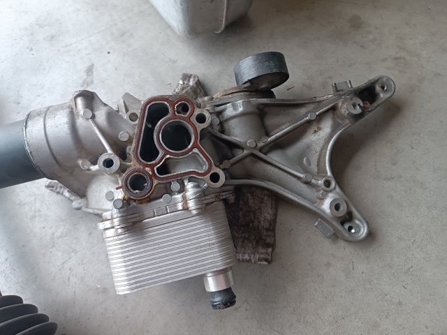 Кронштейн генератора (натяжний) Ауді Ку 3