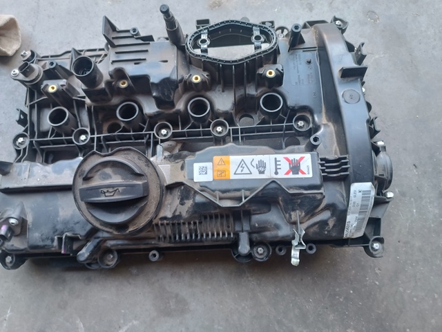 Кришка клапанна 11128631745 BMW