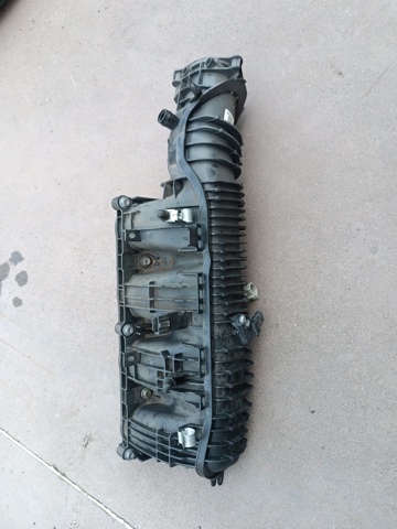 Колектор впускний 11617617500 BMW
