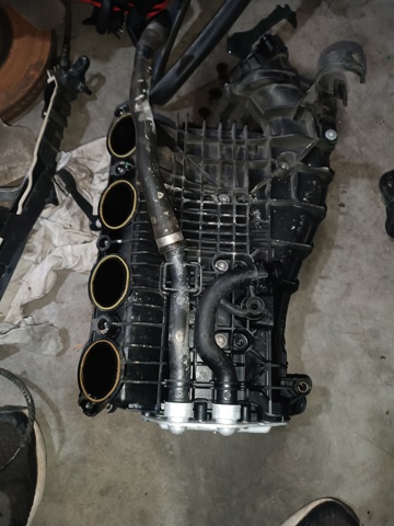 Колектор впускний 11618603914 BMW