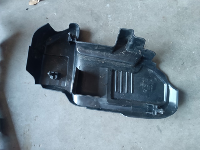 Кришка блоку запобіжників 12908632554 BMW