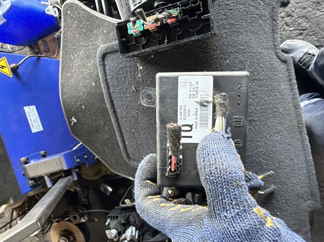 Модуль управління світлом фар 13489582 GM