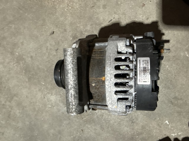 Авто генератор 13506528 GM
