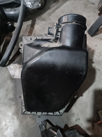 Корпус повітряного фільтра 13718620473 BMW