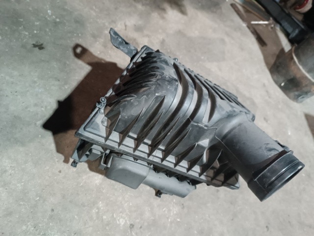 Коробка фільтра 13718655835 BMW
