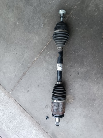 Привід лівий 31608643183 BMW
