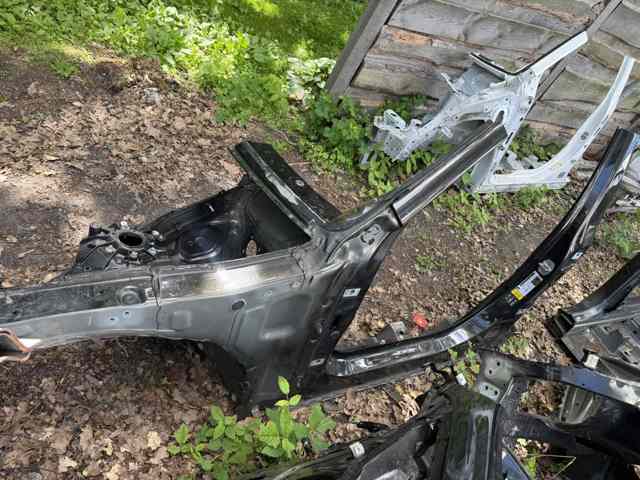 Чверть передня ліва 41007481003 BMW