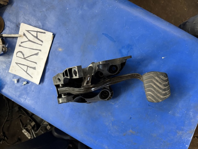 Педаль гальма 465015MP0A NISSAN