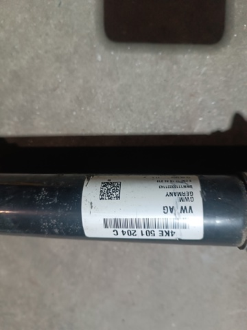 Піввісь задня, права 4KE501204C VAG