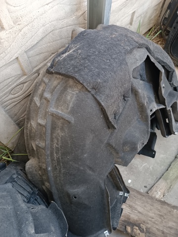 Підкрилок задній правий 4KE810172A VAG