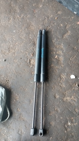 Амортизатор багажника лівий 4L0827552F VAG