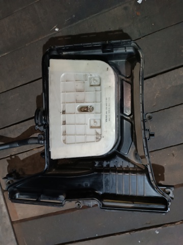 Коробка фільтра 4M0133837A VAG