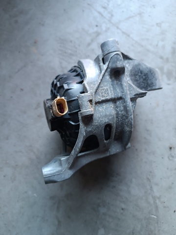 Права подушка мотора 4M0199372FE VAG