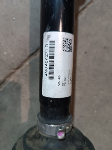Вісь передня в зборі 4M0407271D VAG