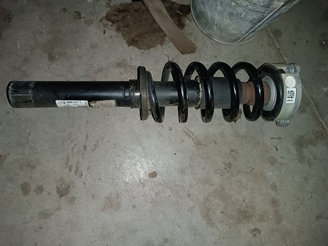 Стойка амортизатора передняя 4M0413031T VAG