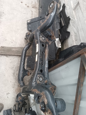 Підрамник задній 4M0500025 VAG