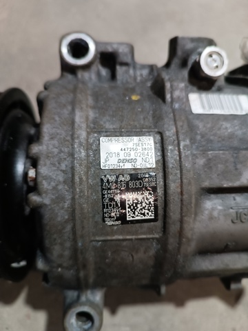 Компресор холодоагенту 4M0816803D VAG