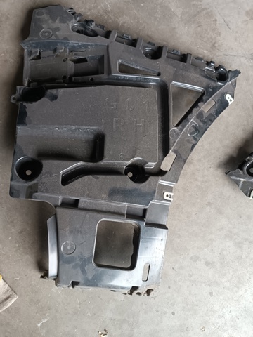 Напрямна заднього бампера, права 51127400668 BMW
