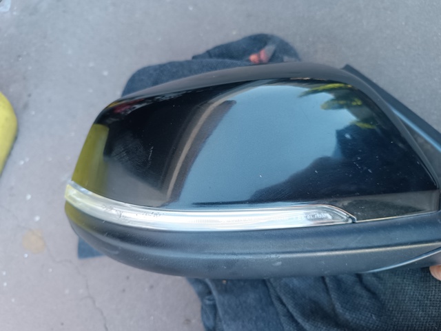 Корпус дзеркала заднього виду, правий 51167459788 BMW