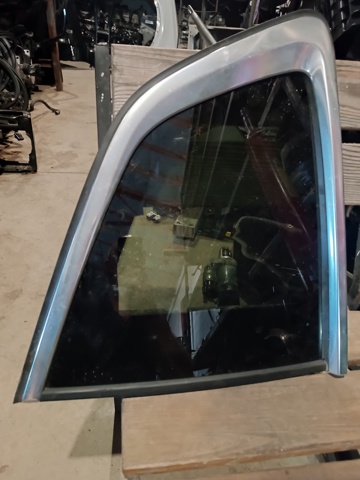 Скло кузова/багажного відсіку, ліве 51377410063 BMW