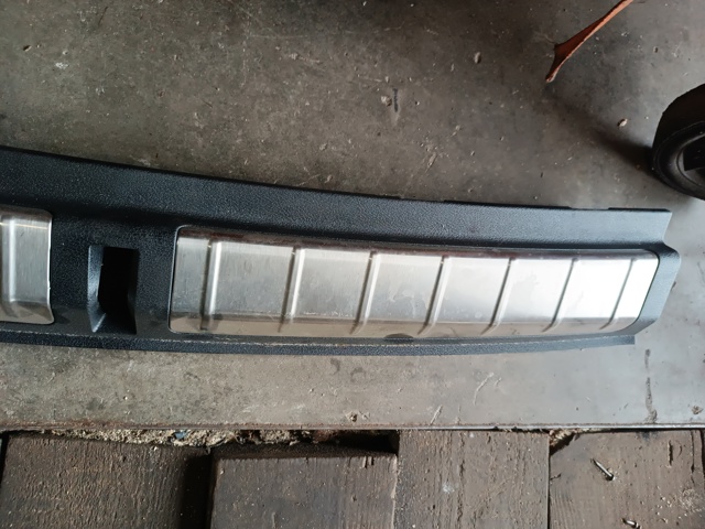 Накладка перегородки 51477413689 BMW