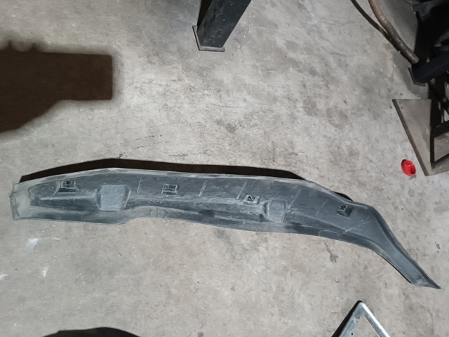Ущільнювач крила 51487395549 BMW